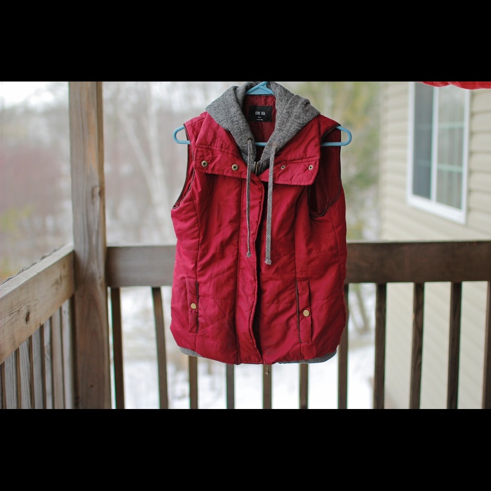 SOLD!       Ladies adorable vest!